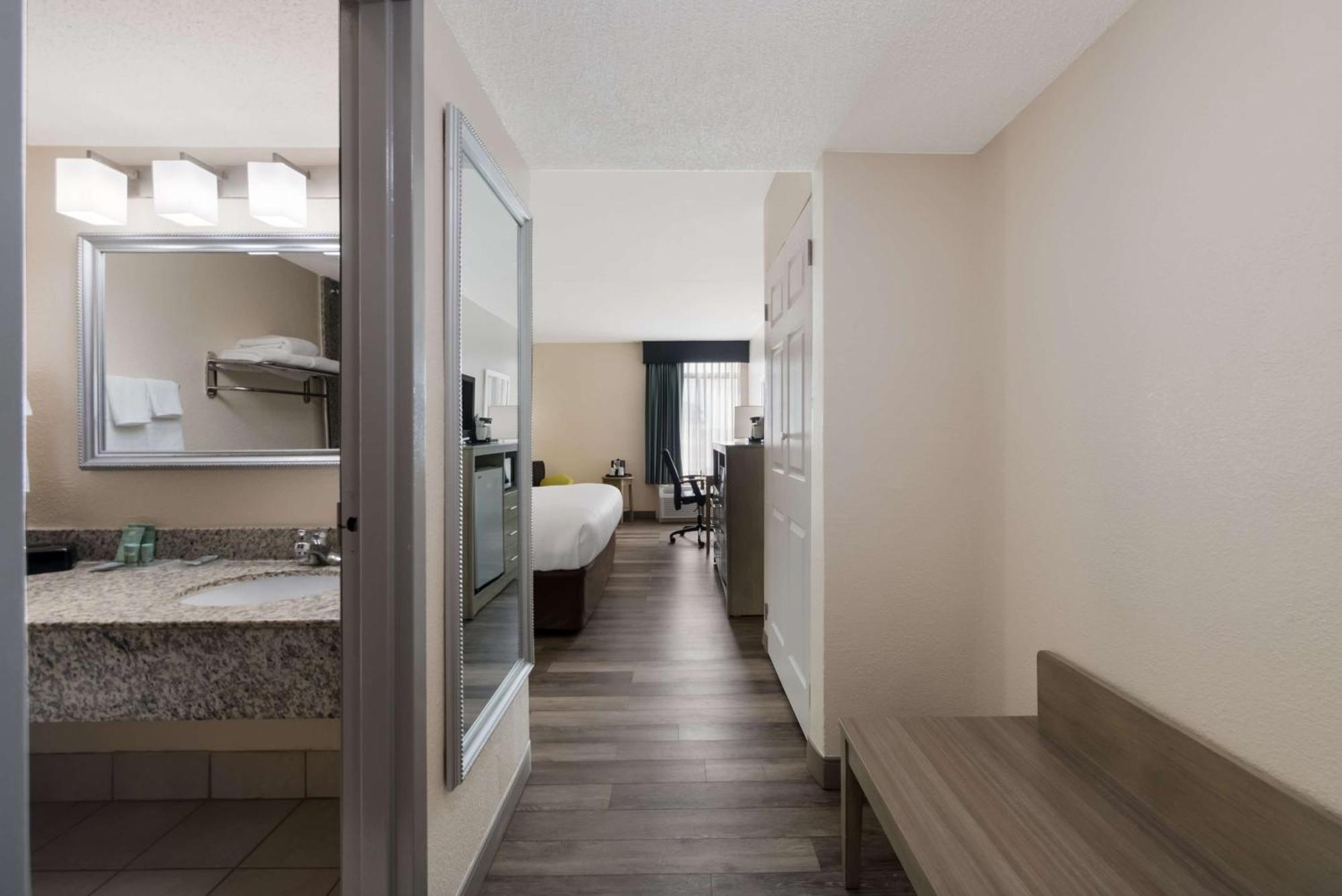 Best Western Hampton Coliseum Inn Ngoại thất bức ảnh