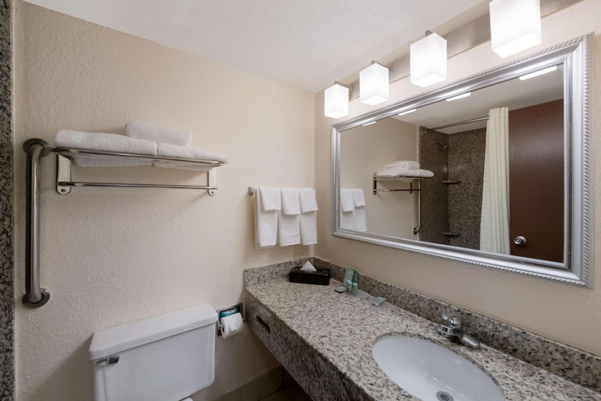 Best Western Hampton Coliseum Inn Ngoại thất bức ảnh