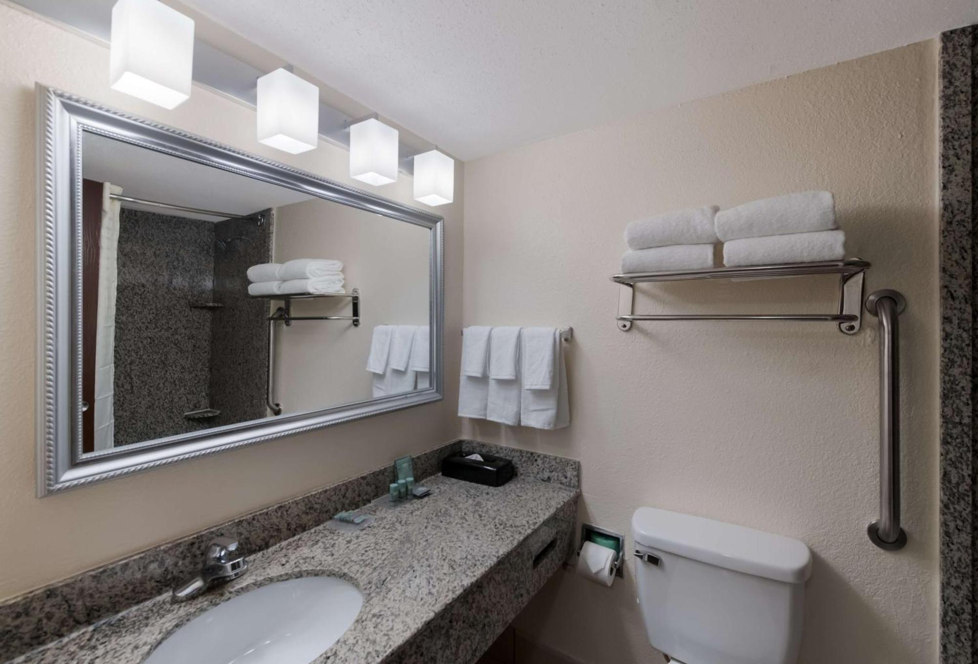 Best Western Hampton Coliseum Inn Ngoại thất bức ảnh